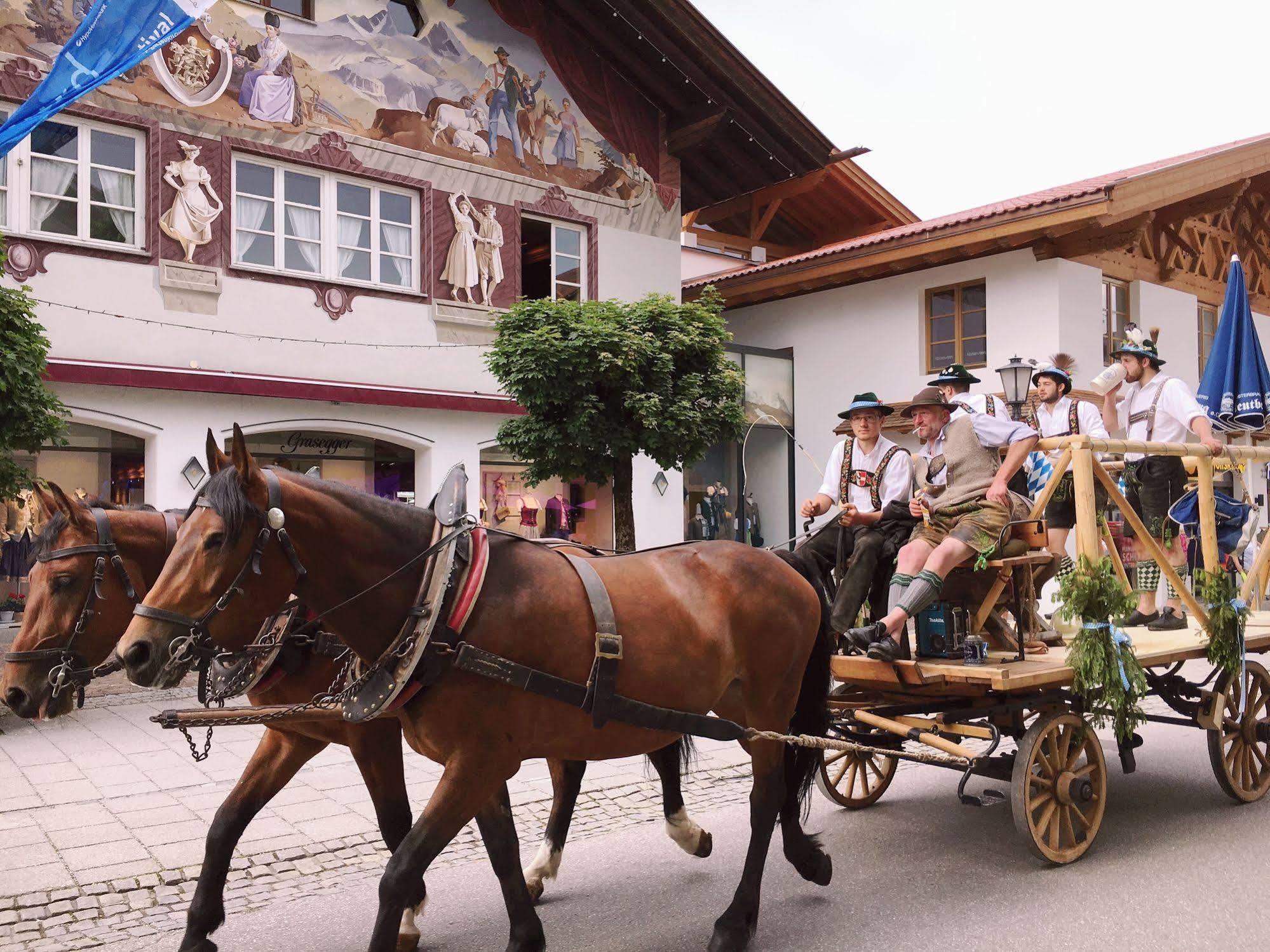 Gasthof Zum Rassen Garmisch-Partenkirchen Bagian luar foto